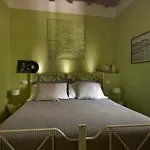 Cozy 1-Bedroom Apartment With Balcony In Florence Historic Center