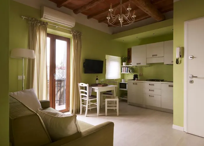 Cozy 1-Bedroom Apartment With Balcony In Florence Historic Center